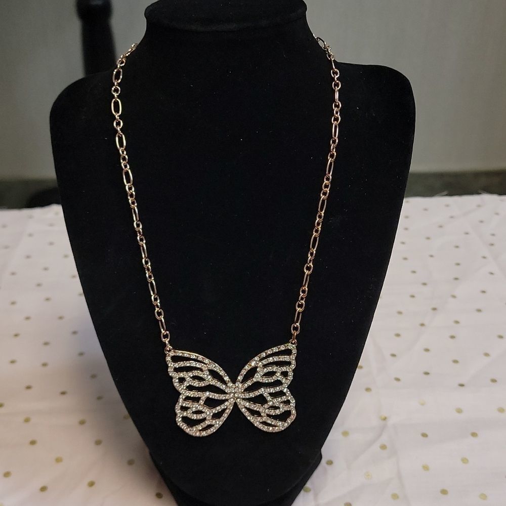Beautiful Rhinestone Butterfly Statement Necklace - Picture 2 of 7